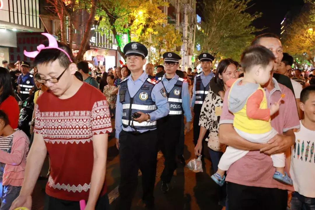 海口天气预报台风最新消息，台风烟花逼近，海口紧急应对